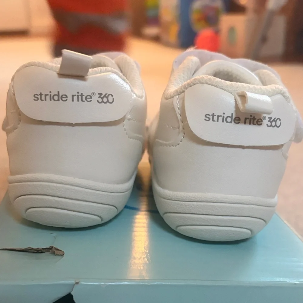Taye 2.0 Sneaker Stride Rite Classic White Baby Shoes- size 6M - Like New - Picture 4 of 6